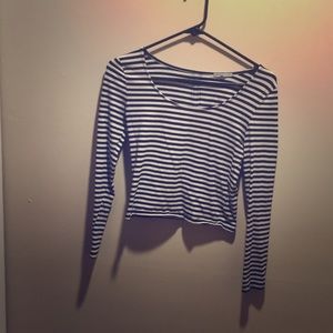 Black and white long sleeve striped crop top